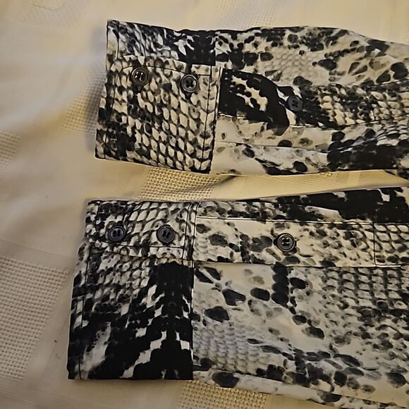 Joe Fresh Snakeskin Print Long Sleeves Button-Down Shirt Black/ Gray XS - Picture 12 of 16